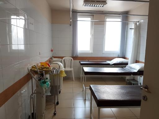 عکس درمانگاه و داروخانه شریف