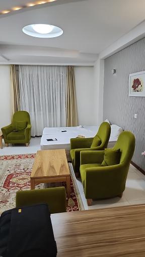 عکس مجتمع تجاری اقامتی حیات شرق