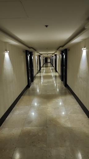 عکس مجتمع تجاری اقامتی حیات شرق