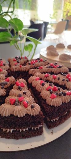 عکس کافی‌شاپ پتوس