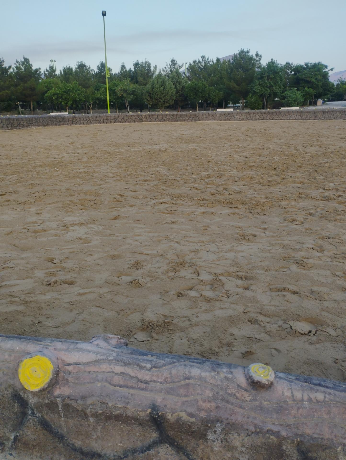 عکس زمین ساحلی ماسه ای بازی