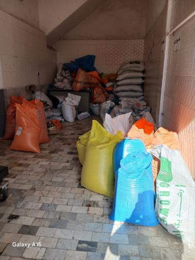 عکس علوفه فروشی اعتماد