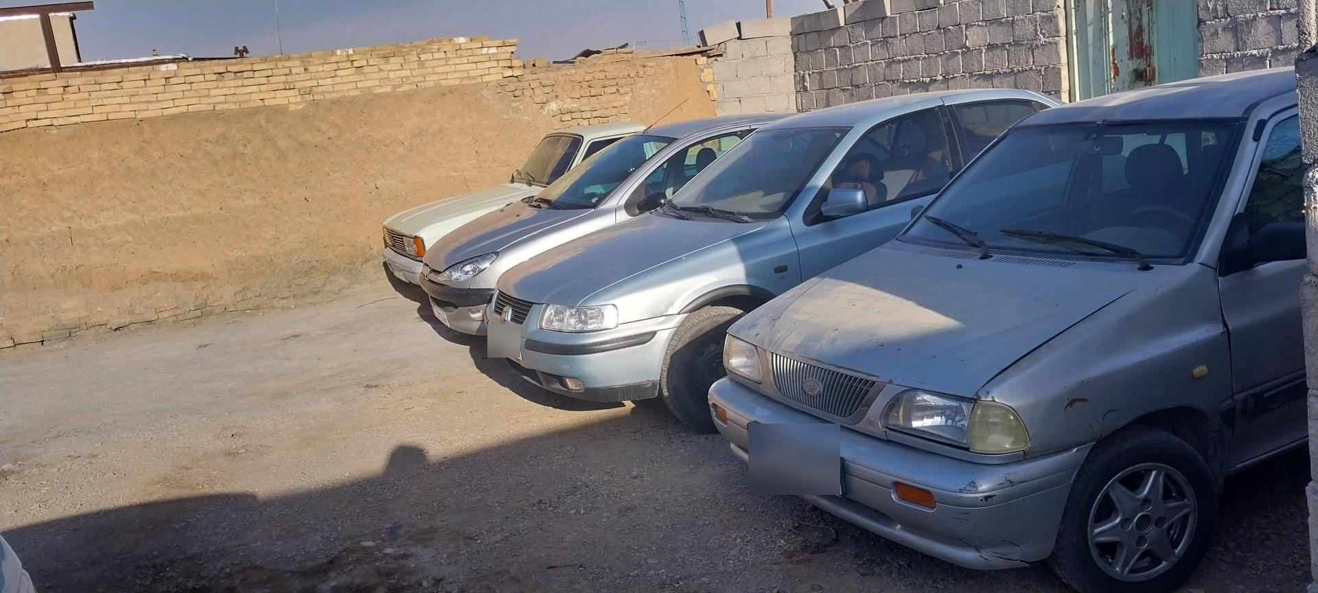 عکس نمایشگاه اتومبیل احمدی