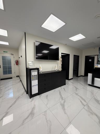 عکس کلینیک زیبایی خورشید