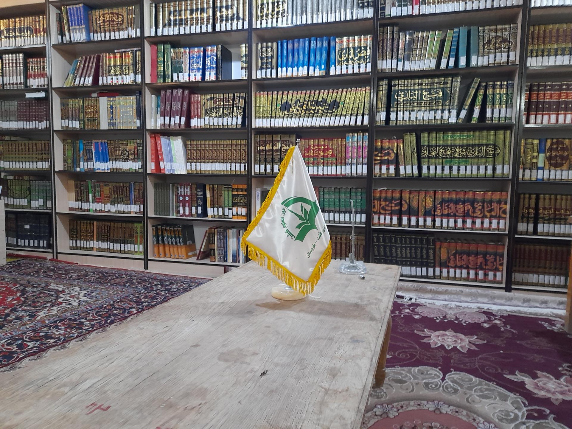 عکس مدرسه علوم دینی عین العلوم گشت