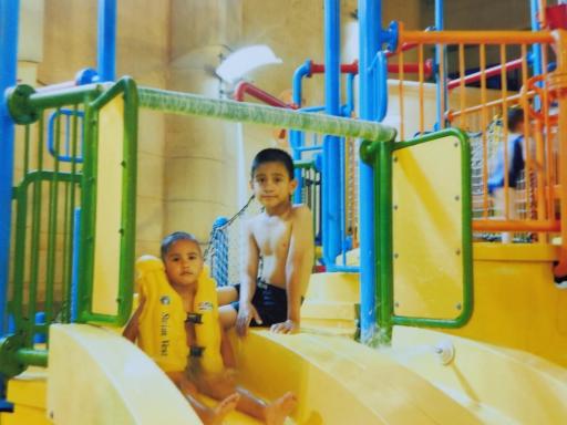 عکس سرزمین موج‌ های خروشان