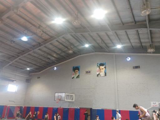 عکس سالن ورزشی چند منظوره وحدت