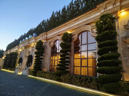 عکس باغ تالار عمارت دانیال