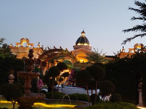 عکس باغ تالار عمارت دانیال