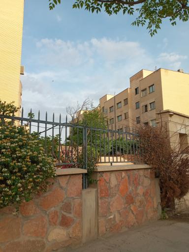 عکس مجتمع مسکونی لاله