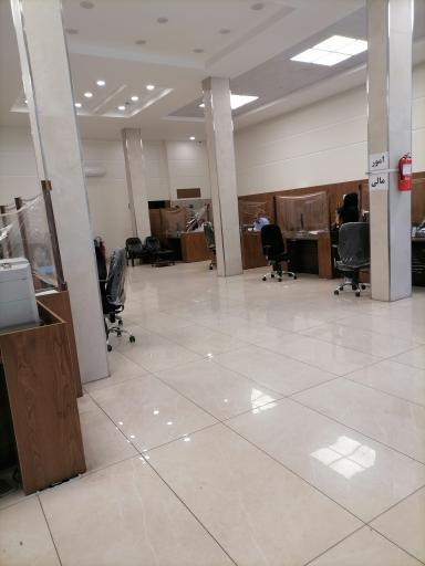 عکس دفتر مرکزی بیمه دانا واحد خودرو