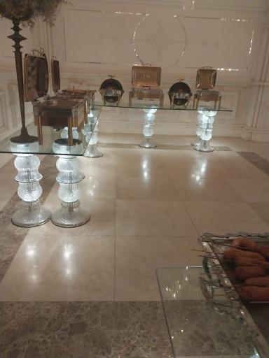 عکس باغ تالار عمارت دانیال