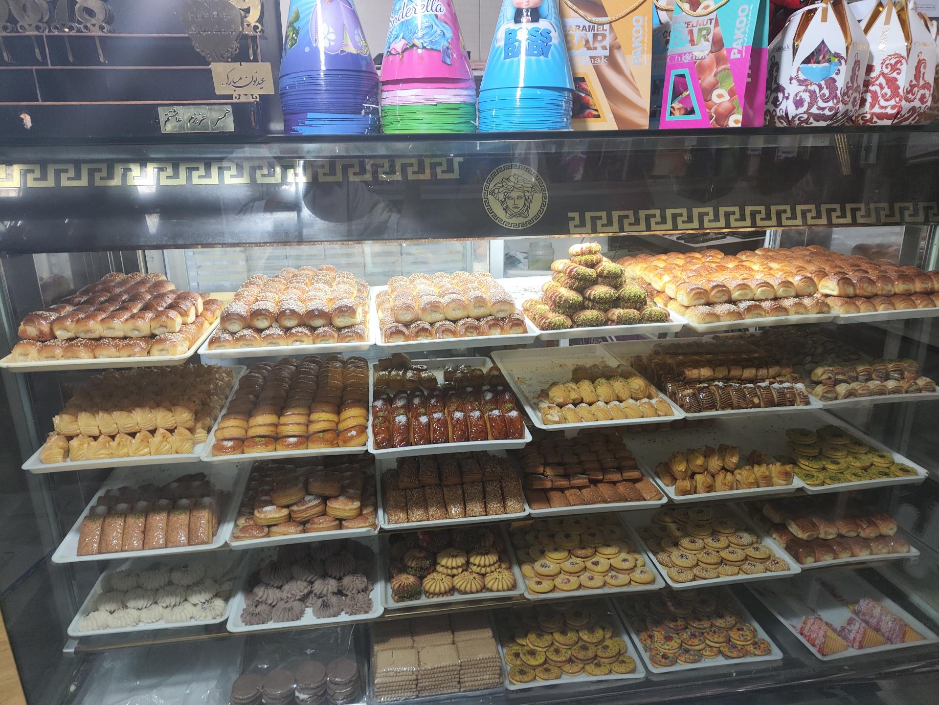 عکس قنادی گل نرگس