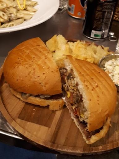 عکس ساندویچ و اغذیه امید Breakfast & Sandwich