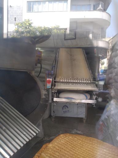 عکس نانوایی تافتون عمو اکبر