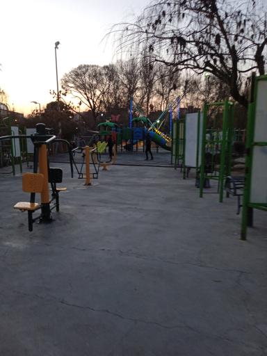 عکس زمین ورزشی پارک خانواده