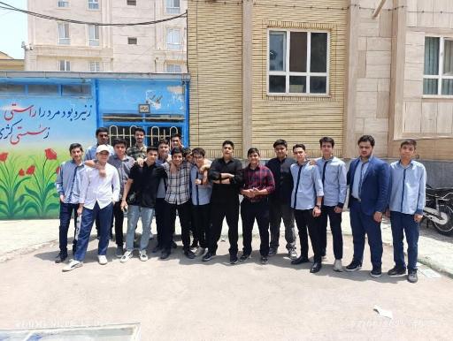 دبیرستان دوره اول شهید جواد اسد الله زاده