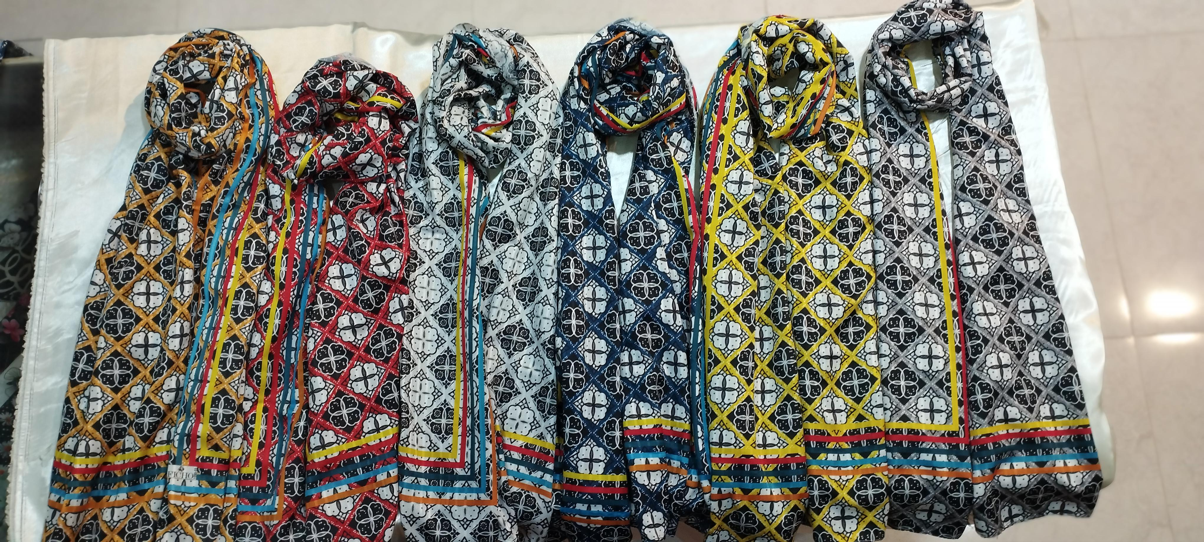 عکس گالری شال و روسری حدیث