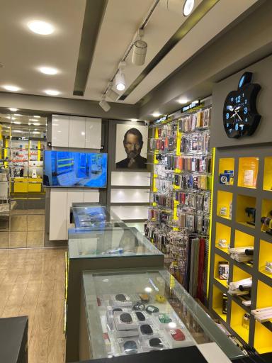 عکس اپل استور علی شاکری