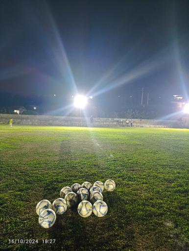 عکس مدرسه فوتسال آذرباد