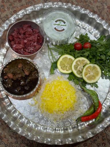 عکس تهیه غذای گل مریم 