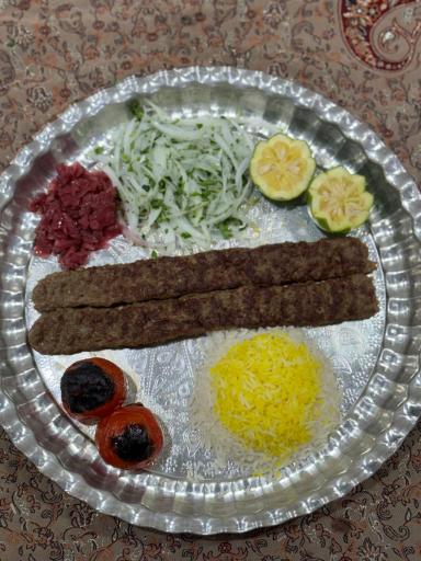 عکس تهیه غذای گل مریم 