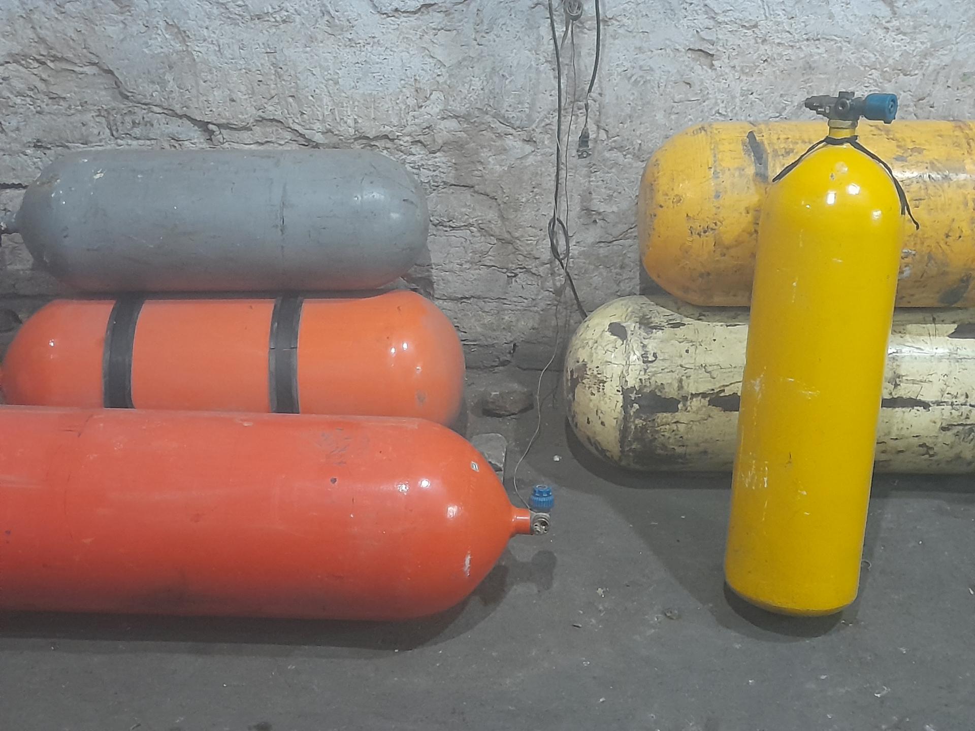 عکس شتاب گاز محسن زند