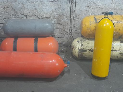 عکس شتاب گاز محسن زند