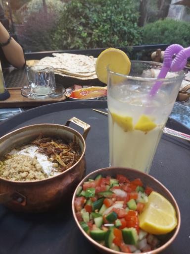 عکس رستوران بی نام