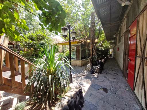 رستوران بی نام