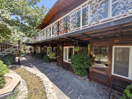 عکس رستوران بی نام