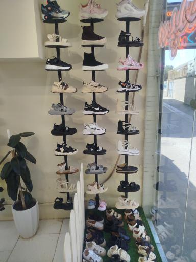 عکس کفش بچگانه سپهسالار