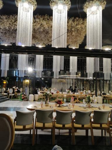 عکس تالار پذیرایی باغ اطلسی