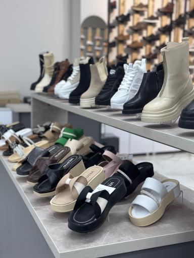 عکس پوشاک خانواده کاریزماتیک