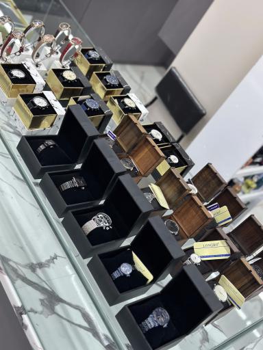 عکس پوشاک خانواده کاریزماتیک