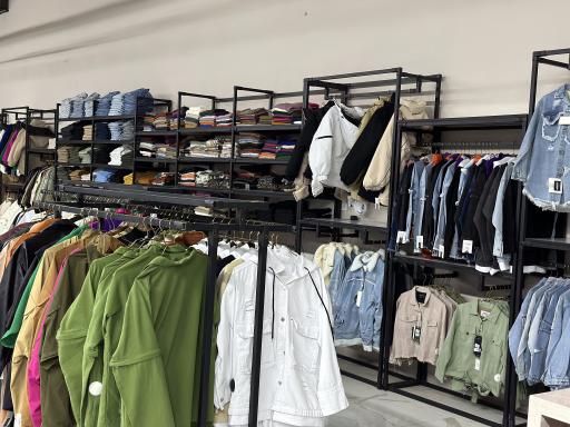 عکس پوشاک خانواده کاریزماتیک