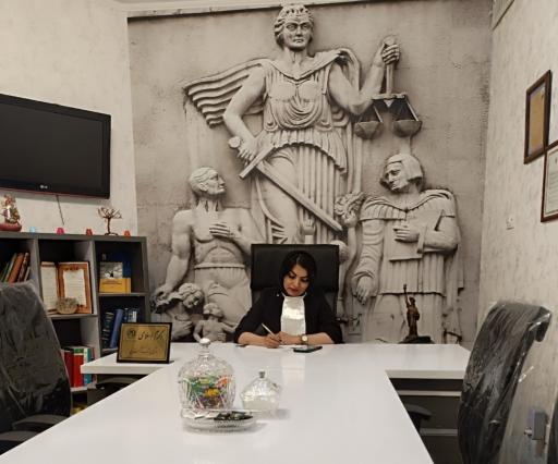 عکس وکیل پایه یک دادگستری