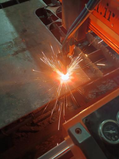 عکس برشکاری و CNC فلزات امید