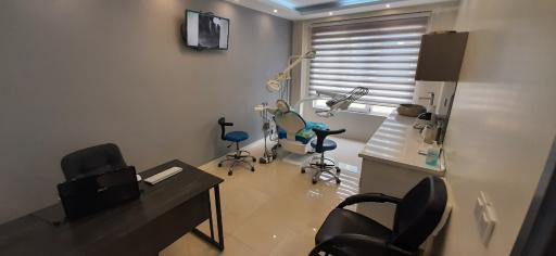 عکس کلینیک دندان پزشکی آبادیس