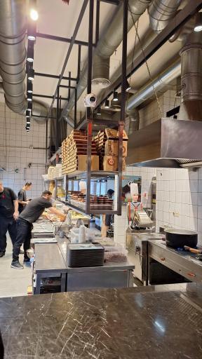 عکس رستوران چینی تی بی آی