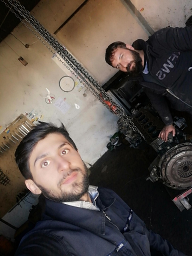 عکس تعمیرگاە کامیون استاد کمال