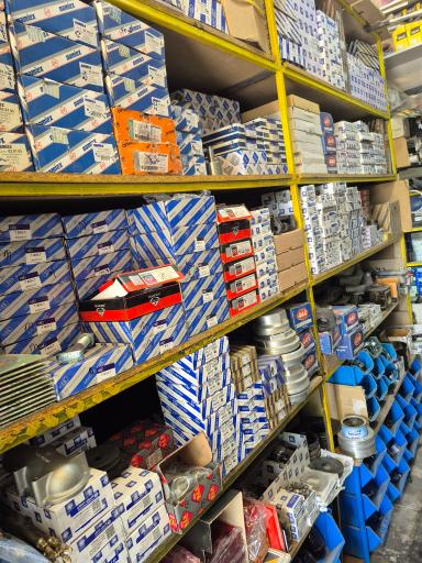 عکس فروشگاه دیزل بنز عزیزپور