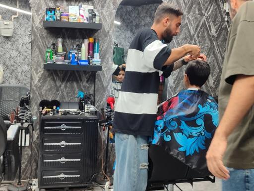 عکس آرایشگاه و پیرایشگاه مردانه ماه