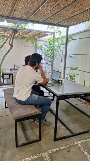 عکس کافه گالری دوست