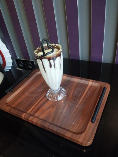 عکس کافه اینا