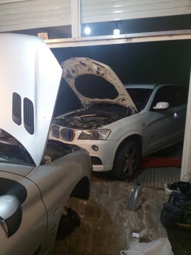 عکس تعمیرگاه BMW