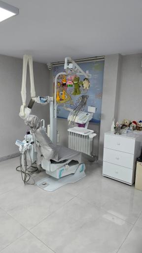 عکس دکتر هانیه حائری (دندانپزشک کودکان)