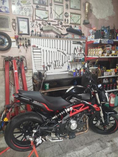 عکس تعمیرگاه موتورسیکلت شتاب گستر