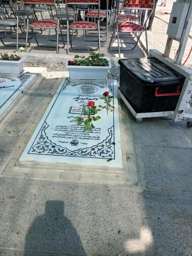 عکس مزار شهید وحید حیدرپور