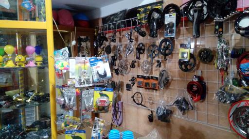 عکس دوچرخه سازی علی